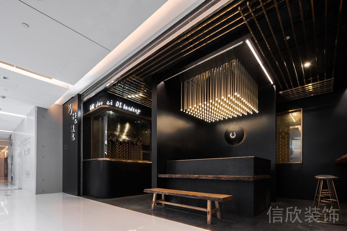 深圳福田香蜜湖面館黑色金屬門面外觀裝修設(shè)計