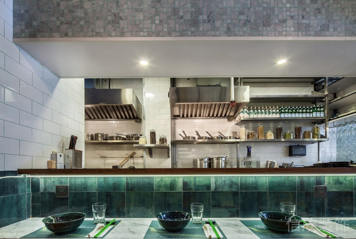 深圳龍崗坂田綠色面佬到面館開(kāi)放式廚房備餐區(qū)裝修設(shè)計(jì)