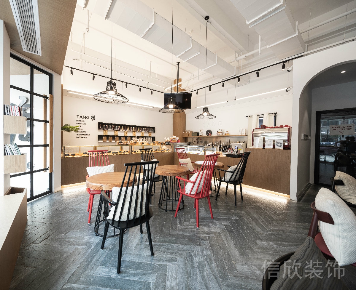 深圳羅湖國貿(mào)面包店中間圓形餐桌裝修設(shè)計