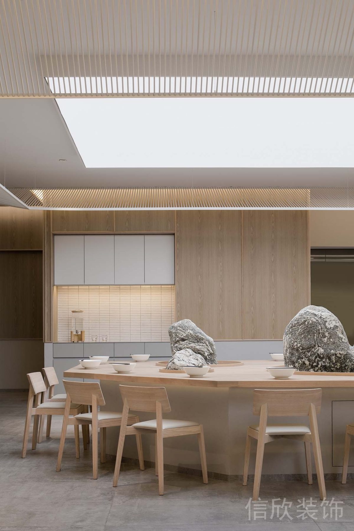 深圳羅湖萬(wàn)象城開開面館橢圓形餐桌椅裝修設(shè)計(jì)