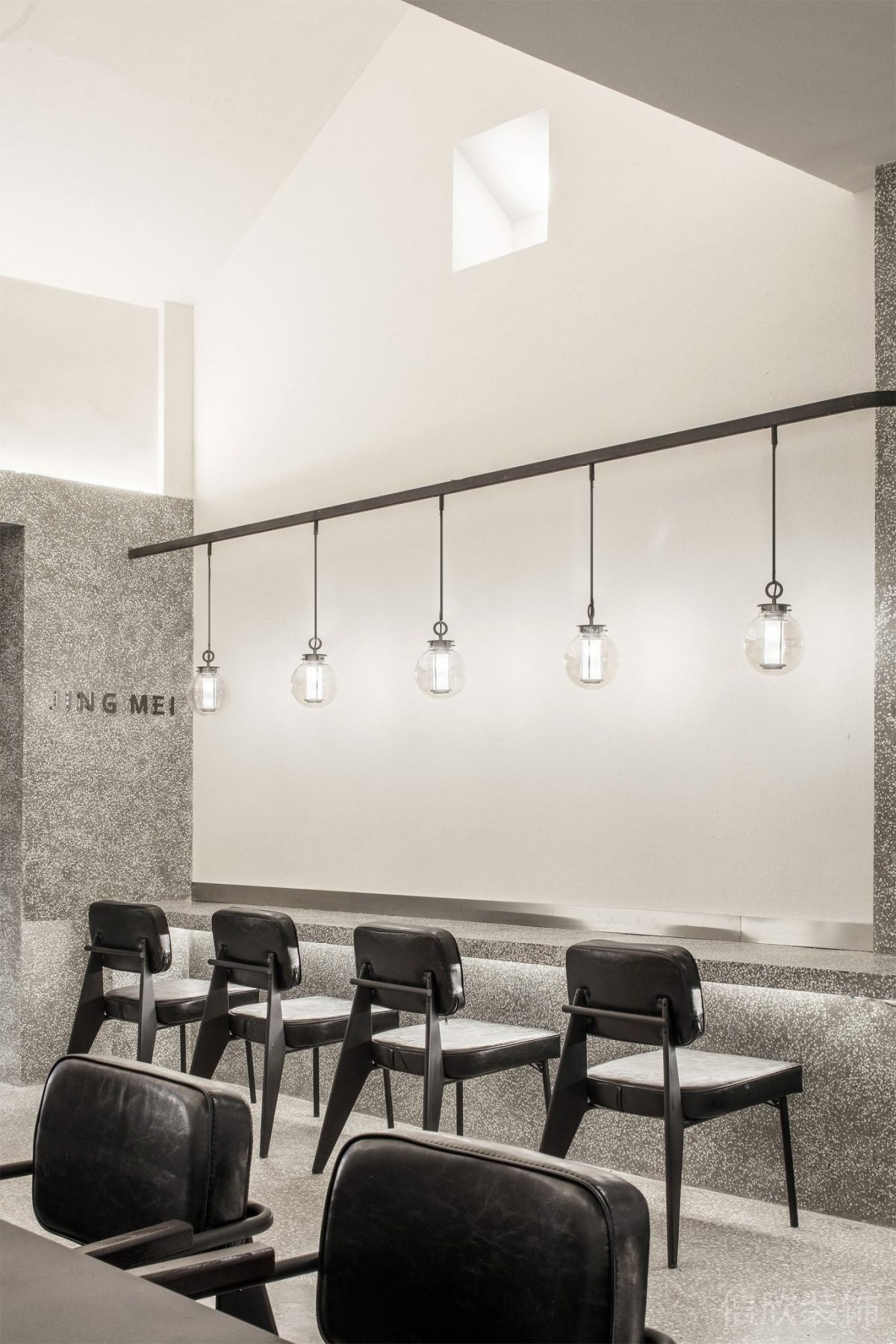 深圳南山南油面館靠墻餐桌裝修設(shè)計(jì)