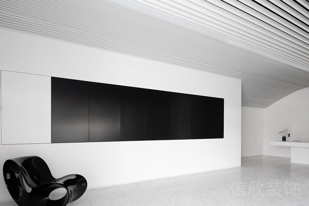 白色極簡風辦公空間會議室背景墻裝修設(shè)計