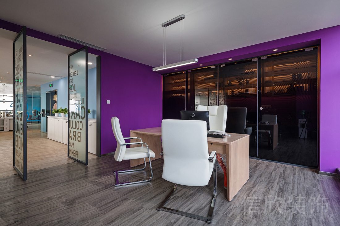 深圳筍崗寶能中心KB青少年培訓(xùn)中心創(chuàng)意優(yōu)雅紫辦公室接待室高端裝修設(shè)計