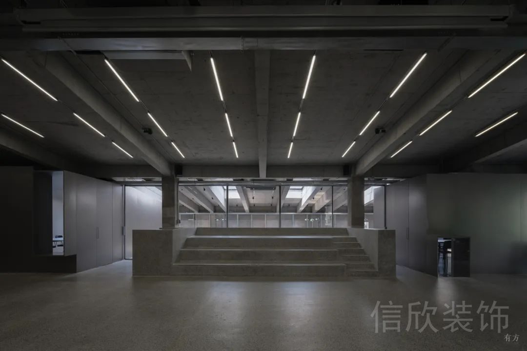 簡(jiǎn)約水泥塑造階梯等候區(qū)效果圖