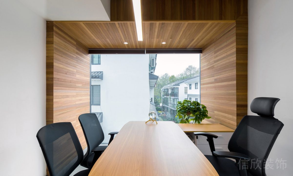 老板辦公室簡約木飾面墻桌一體設(shè)計(jì)