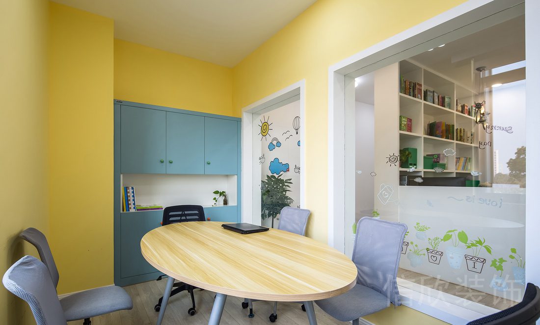 羅湖區(qū)田貝愛(ài)未英語(yǔ)培訓(xùn)機(jī)構(gòu)黃色洽談區(qū)裝修