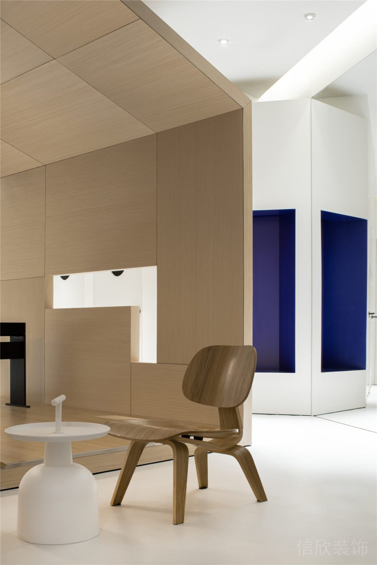 聲樂培訓(xùn)中心洽談區(qū)木椅