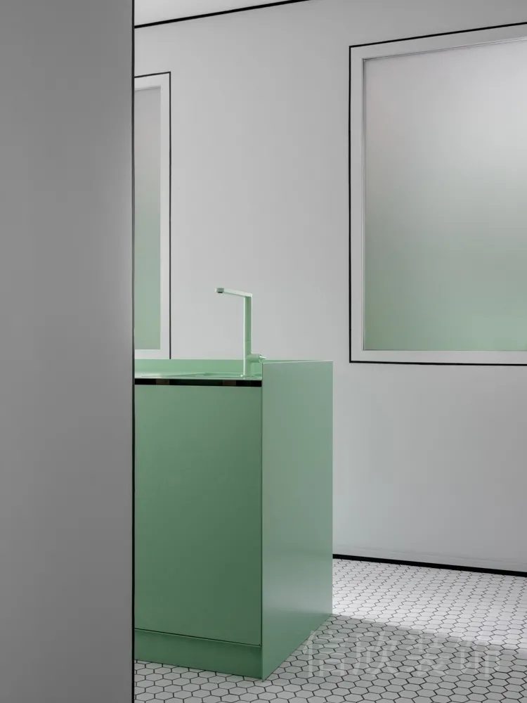 薄荷綠瑜伽機(jī)構(gòu)裝修設(shè)計(jì)洗手池漸變玻璃設(shè)計(jì)圖