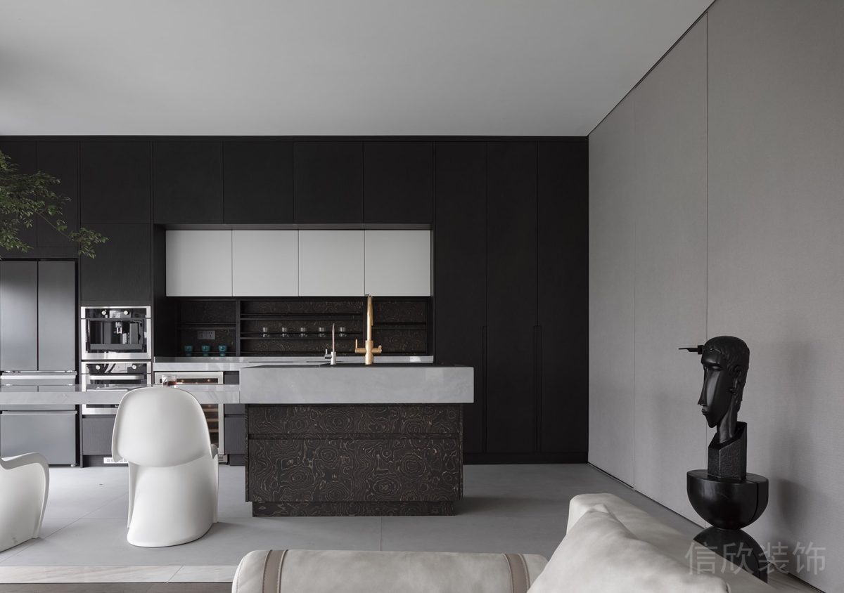 茶水間設(shè)計(jì)黑白搭配內(nèi)嵌式柜子裝修效果圖