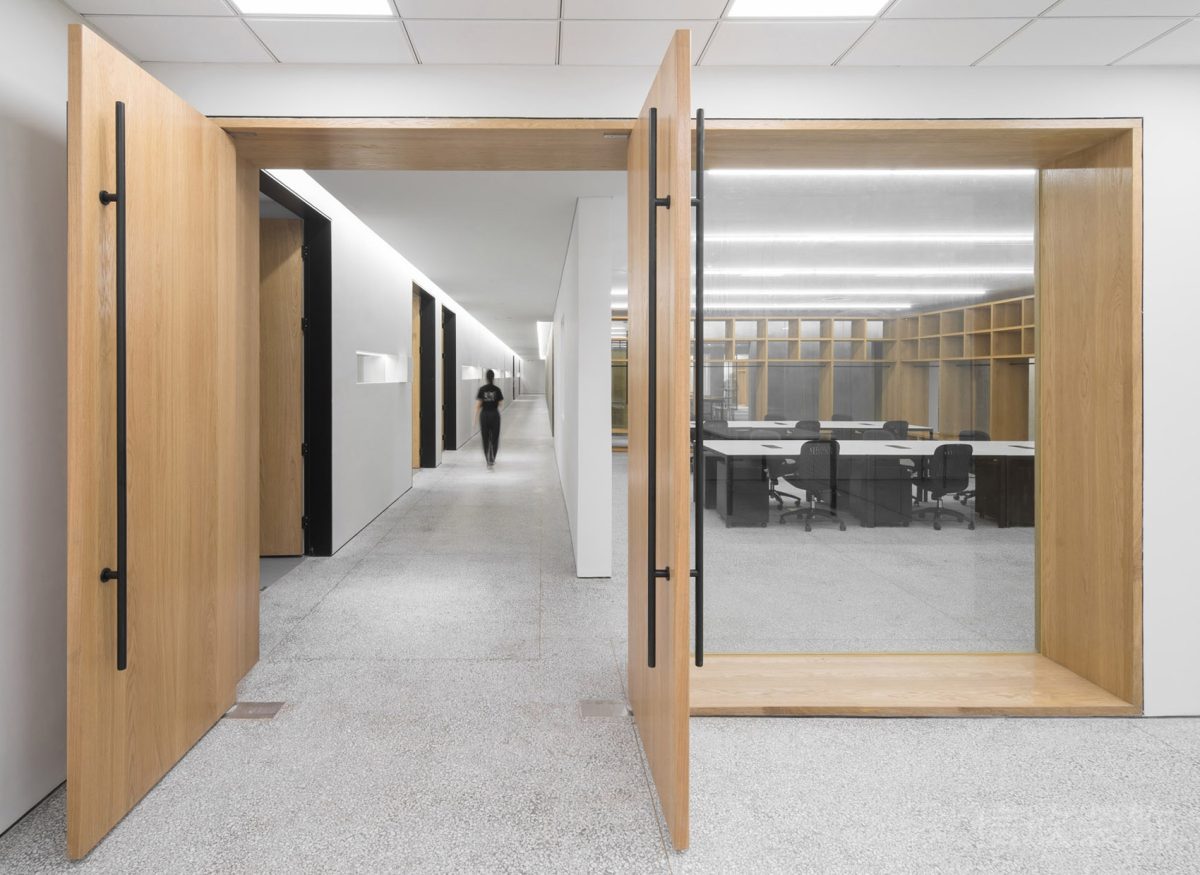 楓木1平推門玻璃窗空間隔斷設(shè)計(jì)辦公室效果圖