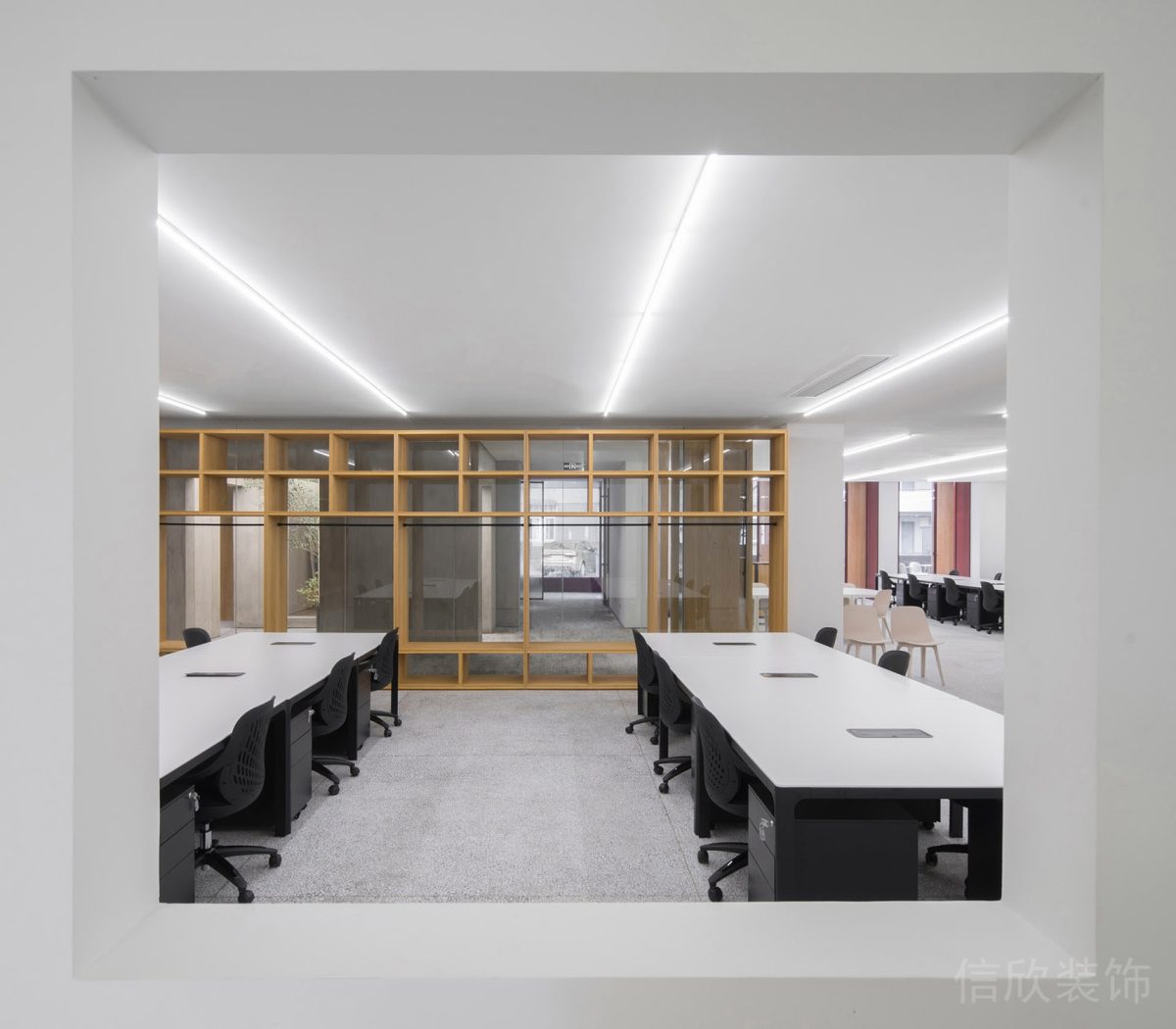 黑白色調(diào)會(huì)議室裝修設(shè)計(jì)辦公室簡(jiǎn)易楓鏤空墻柜