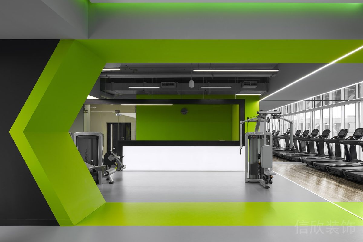箭頭綠色指向墻體設(shè)計(jì)健身房過道裝修