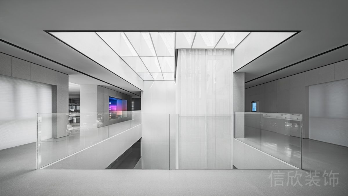 簡約風(fēng)落地式燈柱辦公室裝修設(shè)計