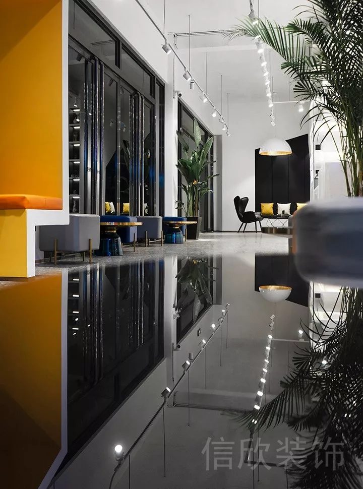 簡(jiǎn)約現(xiàn)代風(fēng)過道設(shè)計(jì)健身房機(jī)構(gòu)裝修