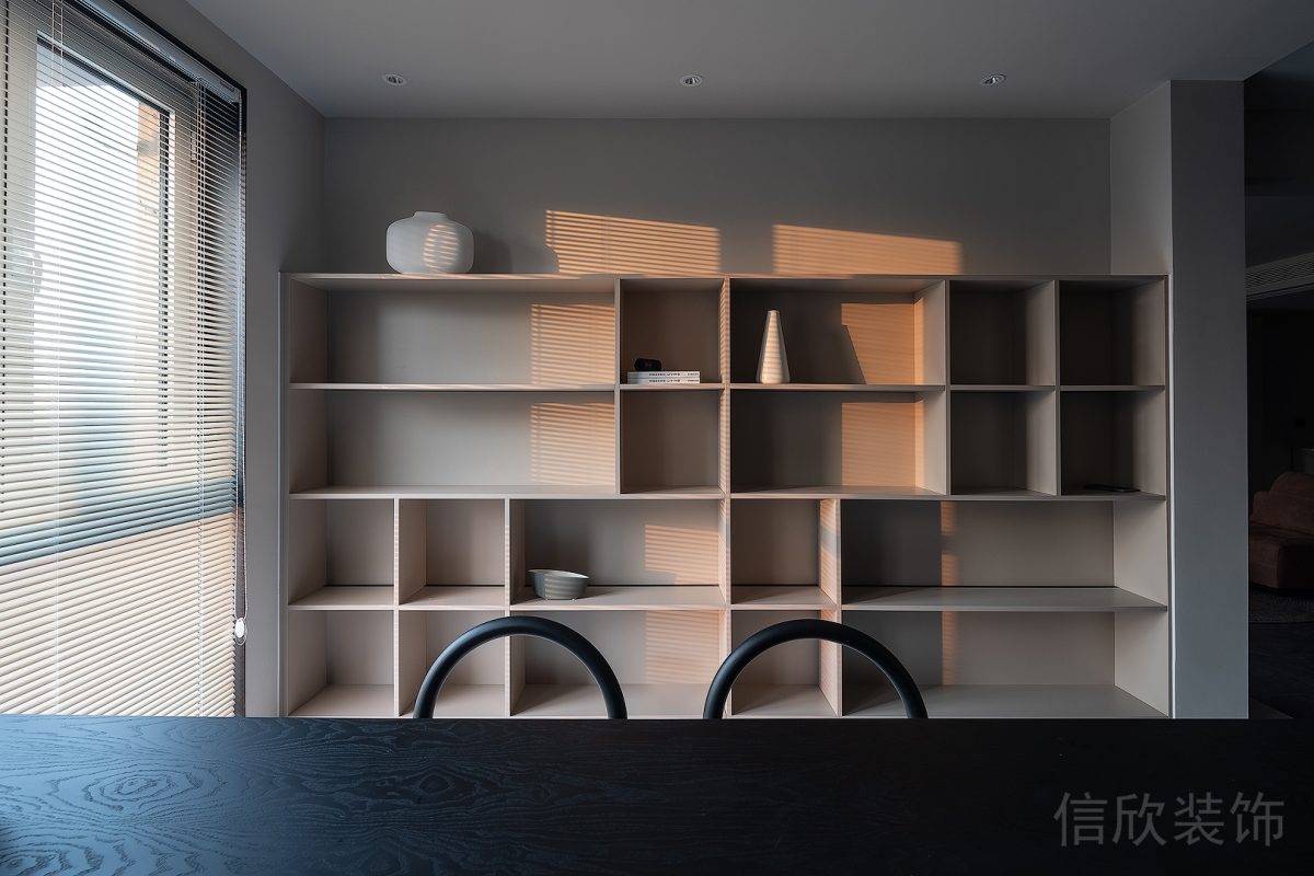 簡(jiǎn)約原木置物柜裝修設(shè)計(jì)效果圖