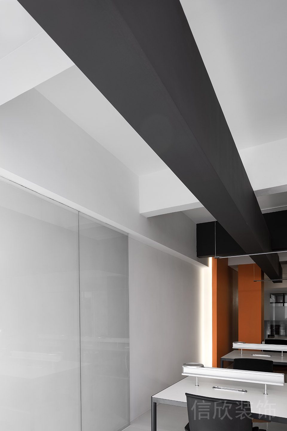 可推拉內(nèi)嵌式玻璃門(mén)效果圖