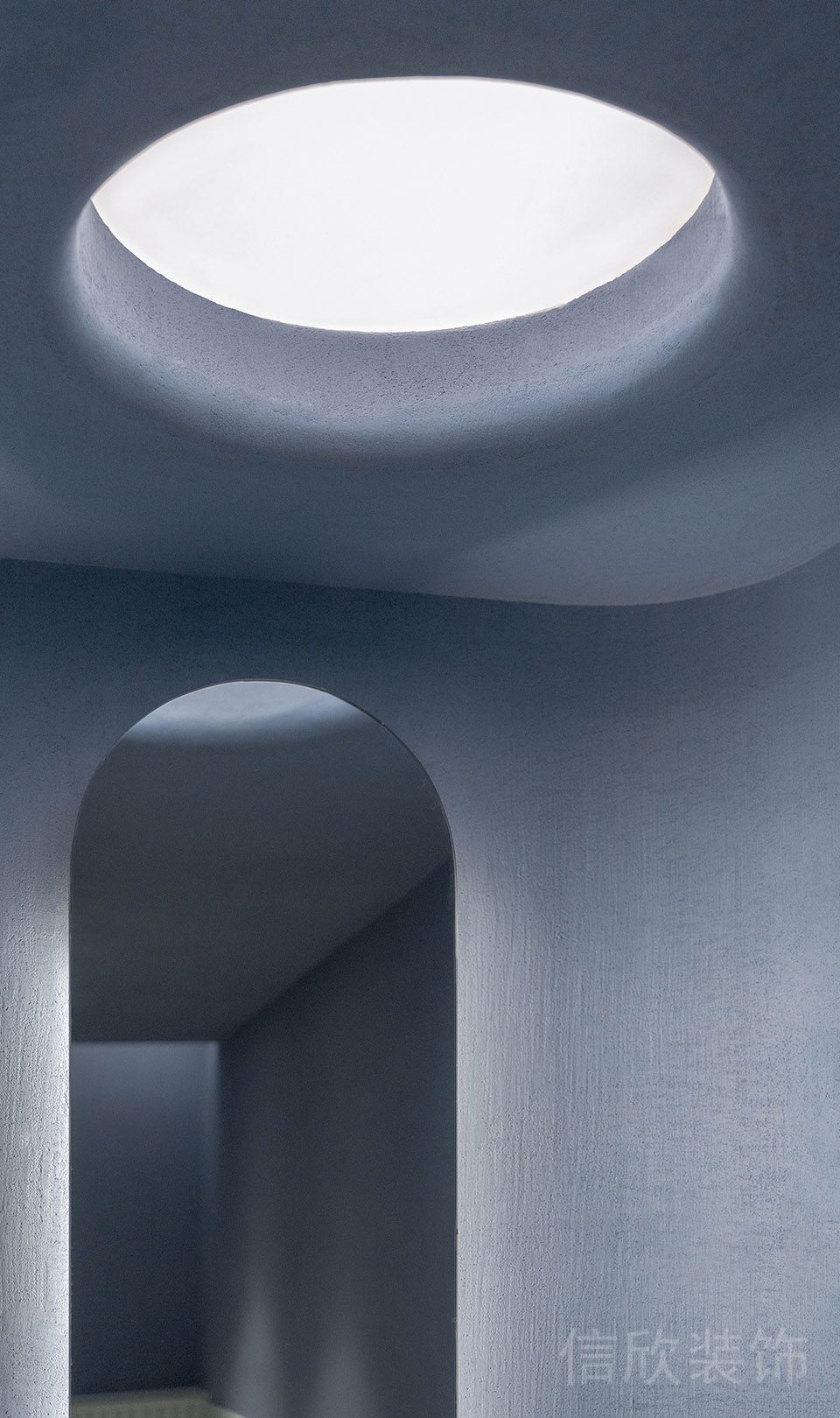 磨毛藍色墻體設計鏤空天井弧形創(chuàng)意瑜伽機構設計圖