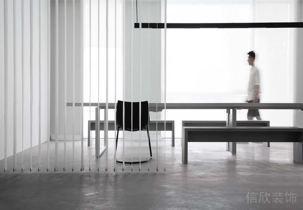 現(xiàn)代工業(yè)風辦公空間會議室裝修設(shè)計