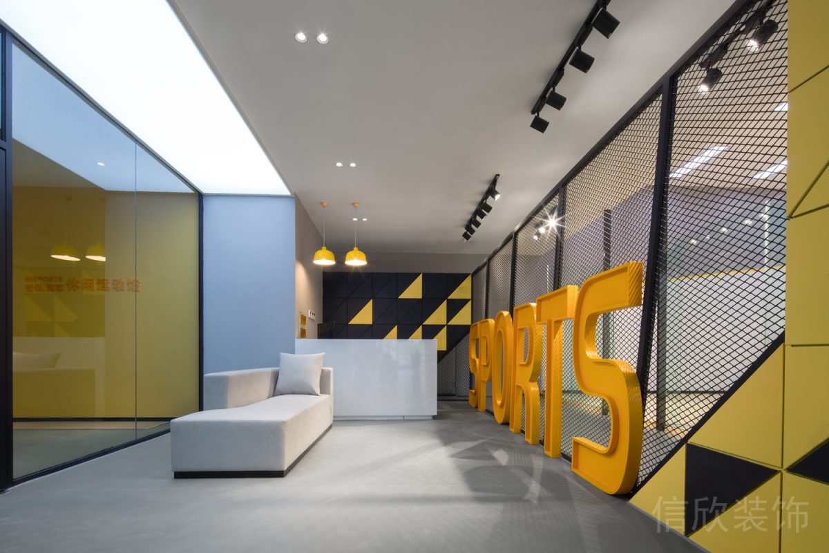 現(xiàn)代簡(jiǎn)約打孔式金屬門面設(shè)計(jì)