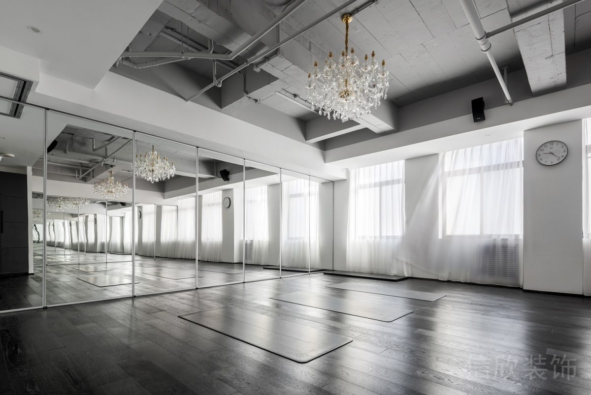 現(xiàn)代簡約風(fēng)工業(yè)風(fēng)天花板瑜伽教室