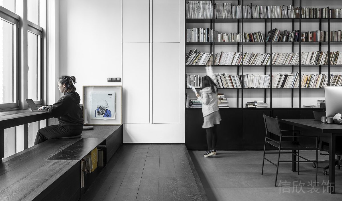 現(xiàn)代簡約階梯式桌椅辦公室裝修設(shè)計