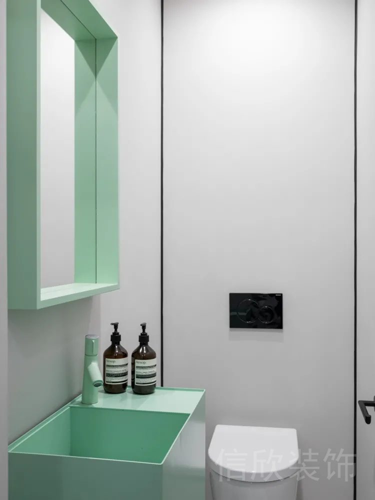 瑜伽機(jī)構(gòu)洗手池衛(wèi)生間裝修設(shè)計