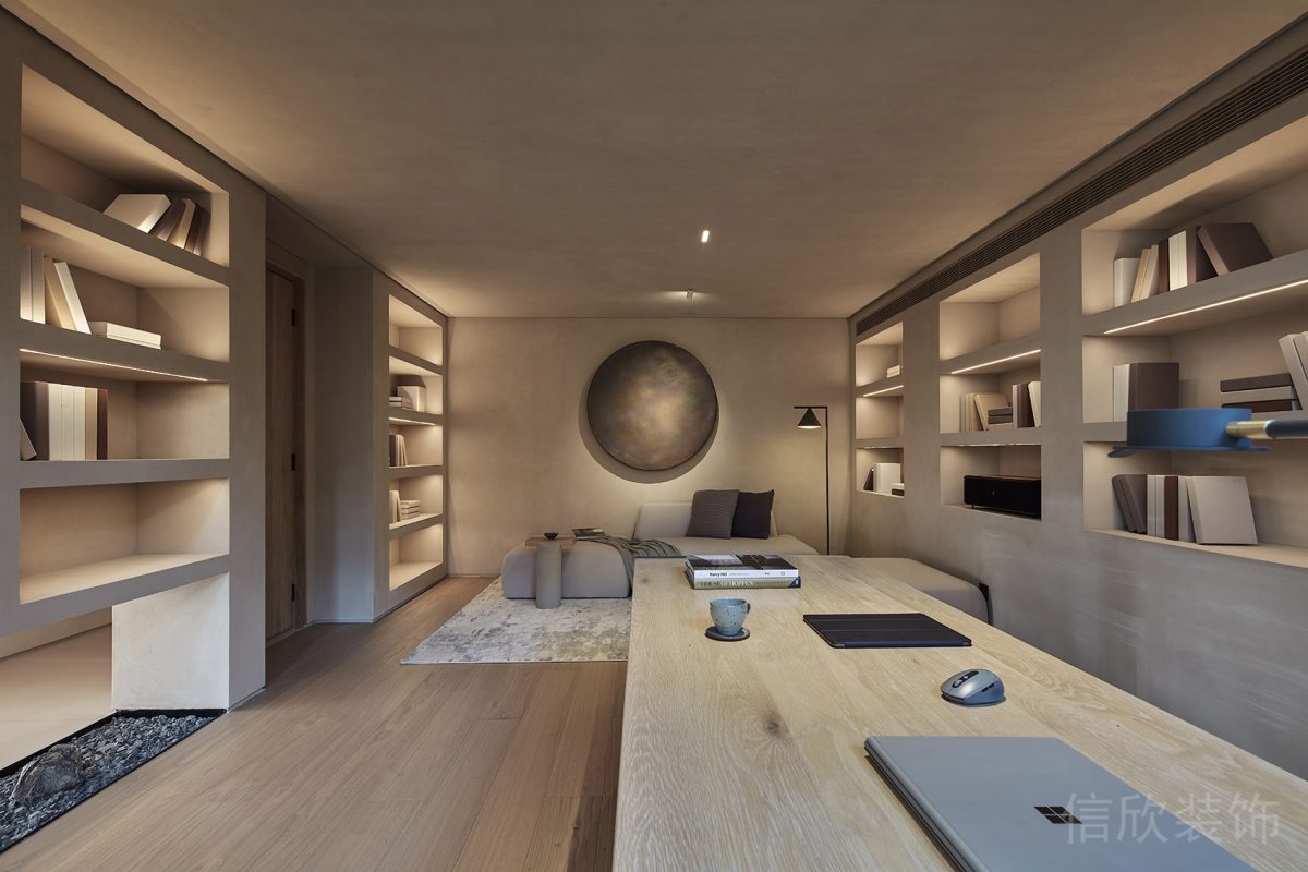 原木風(fēng)總裁辦公室裝修設(shè)計(jì)墻體收納柜一體式設(shè)計(jì)