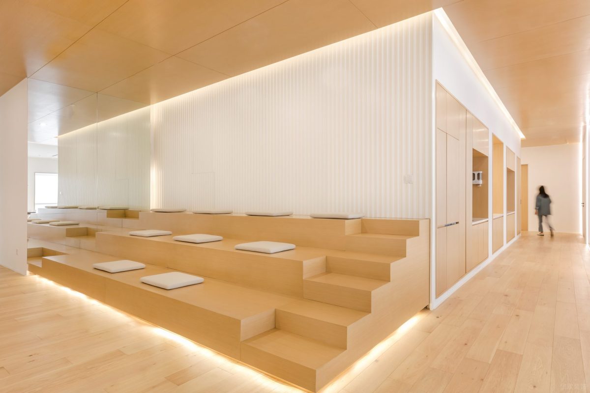 原木簡(jiǎn)約風(fēng)辦公空間活動(dòng)區(qū)裝修設(shè)計(jì)