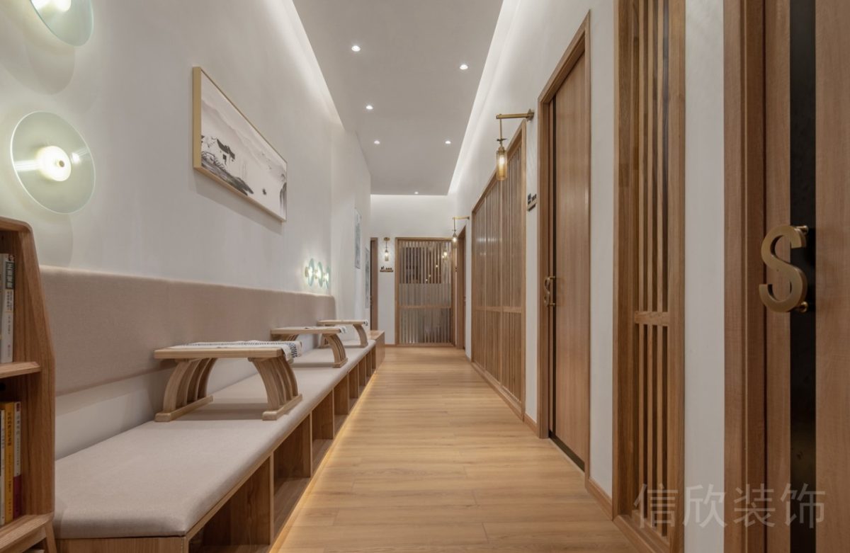 直線式沙發(fā)休息區(qū)瑜伽機(jī)構(gòu)過道原木風(fēng)