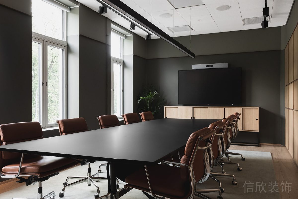 直線式商務辦公室內(nèi)嵌式原木儲物柜設計圖