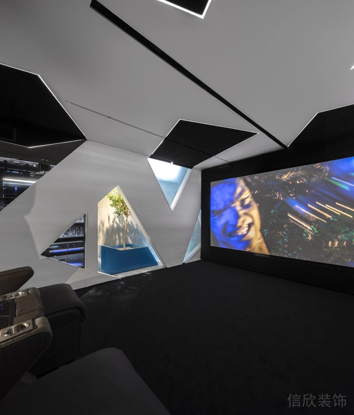 壁掛式投影幕布設(shè)計設(shè)計黑白撞色墻壁天花板辦公室裝修設(shè)計圖