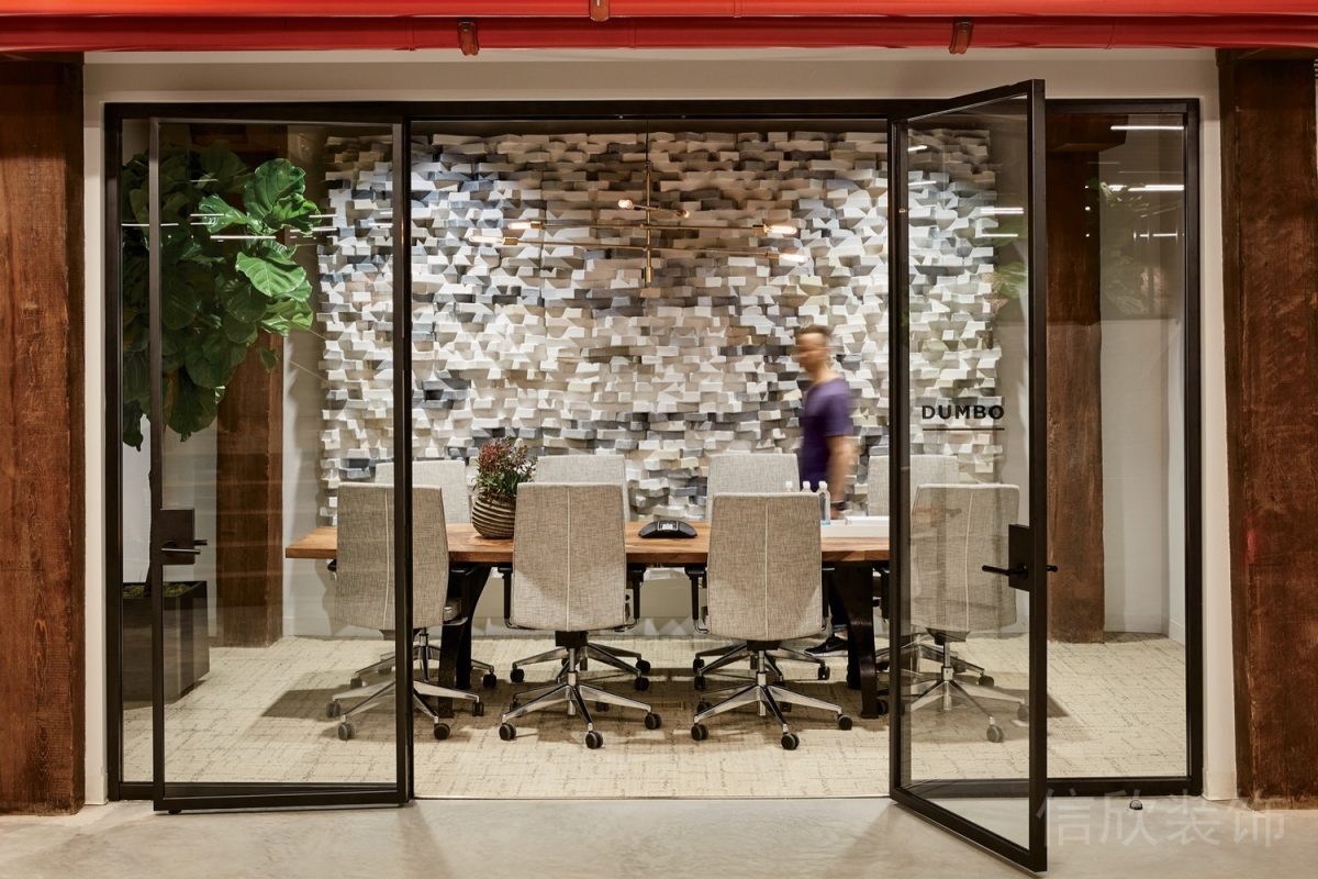 辦公室裝修設(shè)計玻璃隔斷實木地板會議室裝修現(xiàn)代簡約風(fēng)