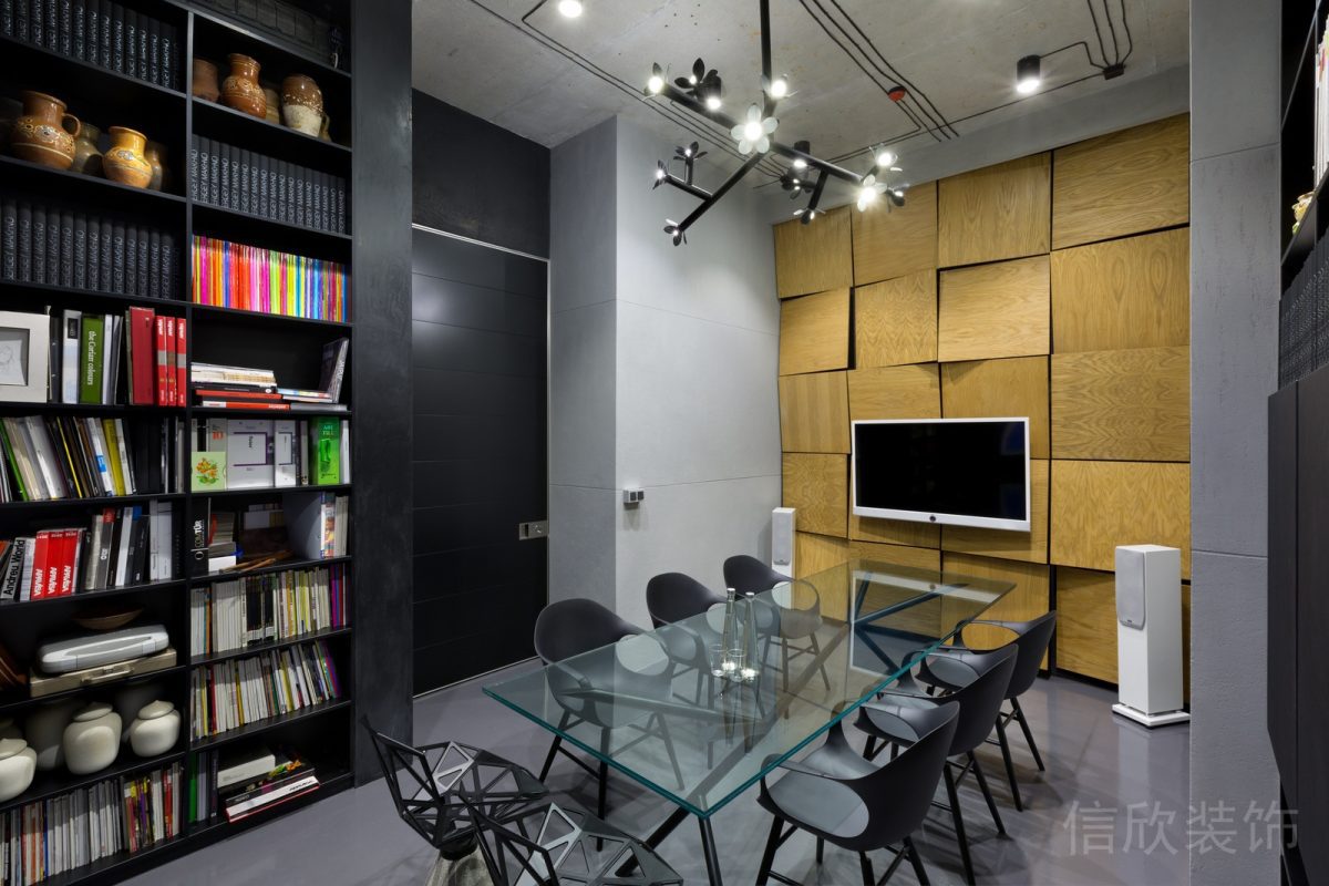 玻璃透明長桌工作區(qū)域會議室裝修效果