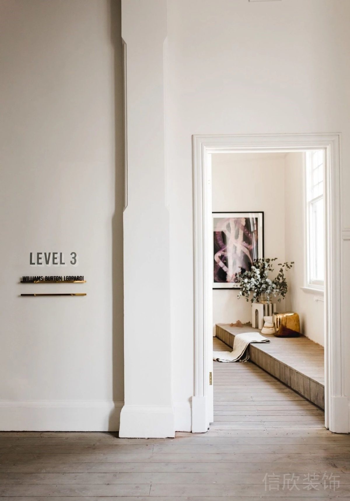 白色墻體設(shè)計(jì)藝術(shù)感石膏線全屋定制工作室裝修