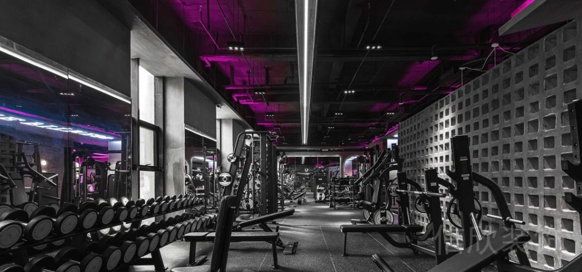 洞洞板設(shè)計(jì)力量區(qū)訓(xùn)練大器械設(shè)計(jì)漸變燈飾設(shè)計(jì)天花