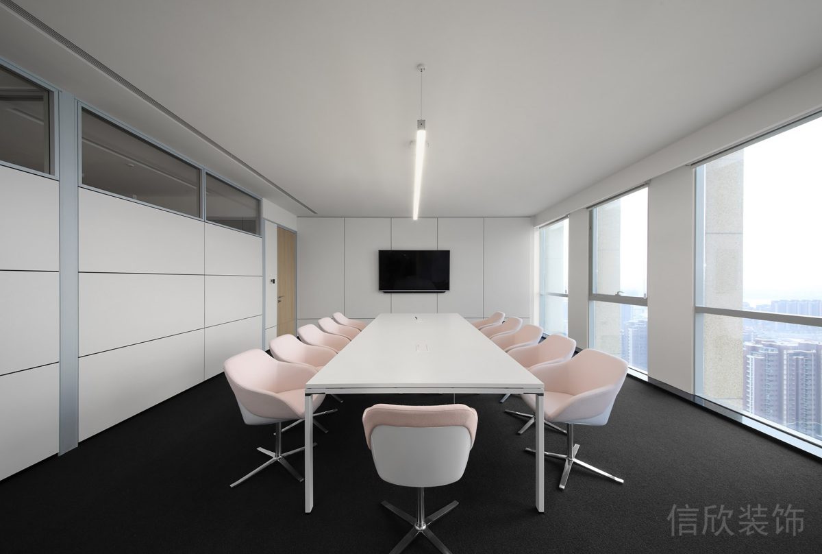 粉色直線式長桌簡(jiǎn)約風(fēng)辦公室裝修燈飾設(shè)計(jì)圖