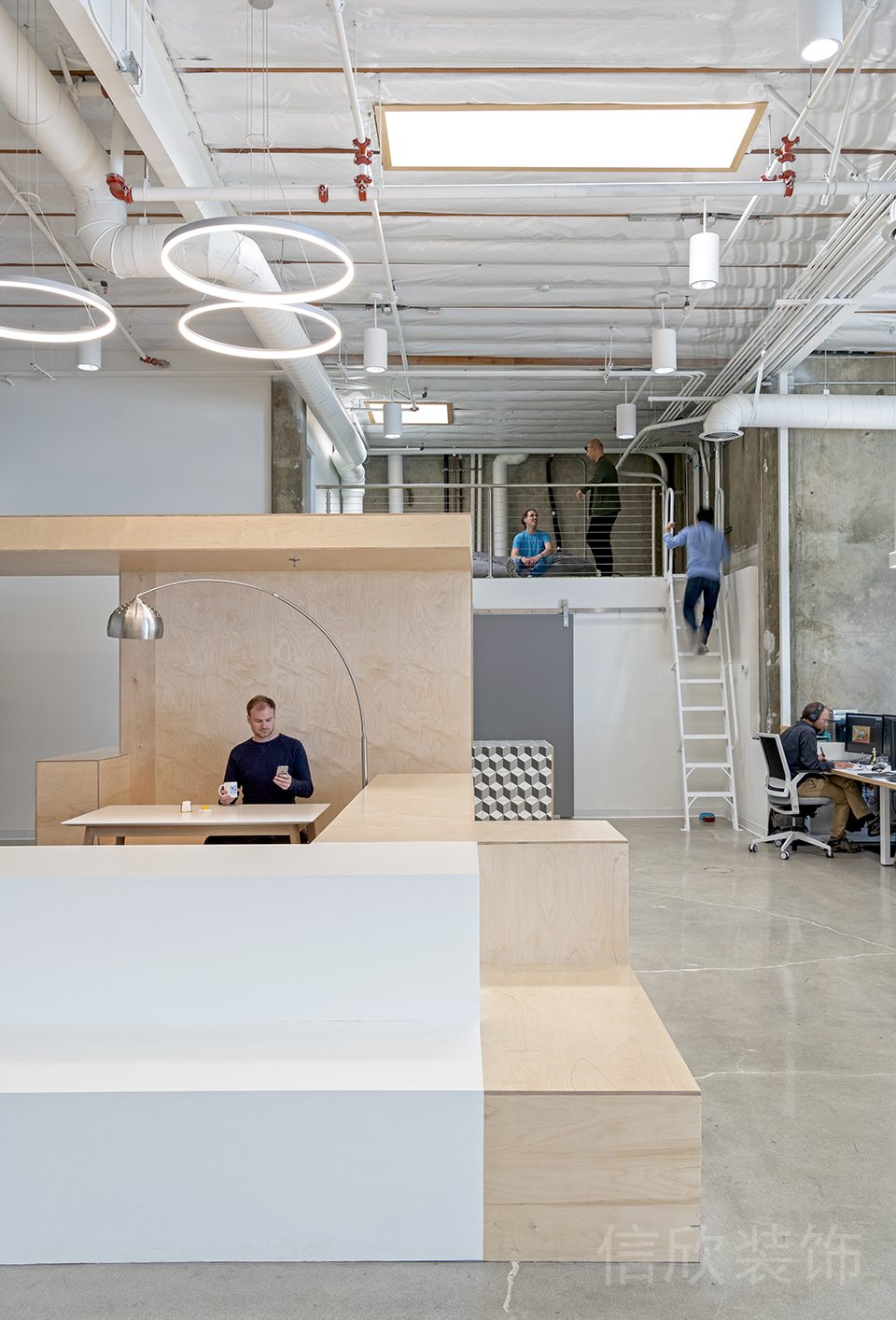 工業(yè)風(fēng)裝修辦公室階梯式木飾面大理石瓷磚效果