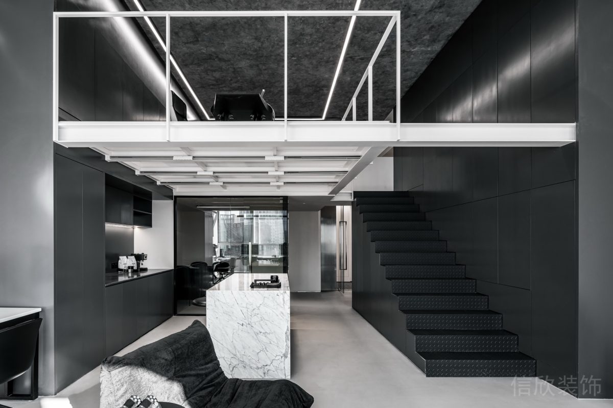 黑色不銹鋼階梯式樓梯設計工業(yè)風loft式天花板辦公室裝修設計
