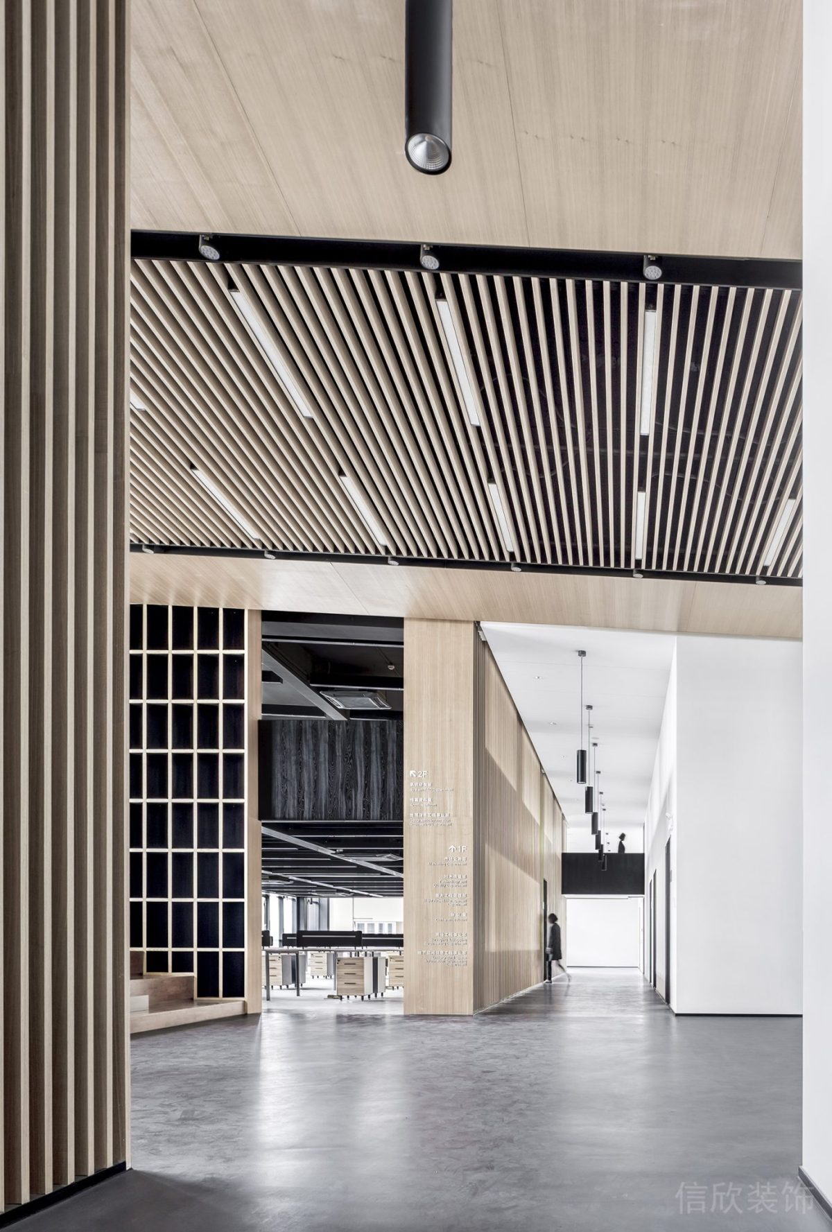 黑色木質(zhì)通體設(shè)計(jì)辦公室