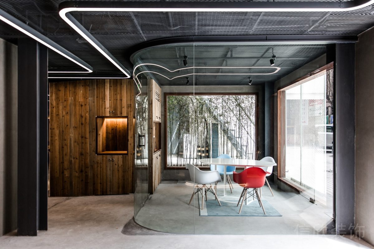 環(huán)形隔音玻璃墻體設(shè)計效果會議室裝修現(xiàn)代簡約風(fēng)