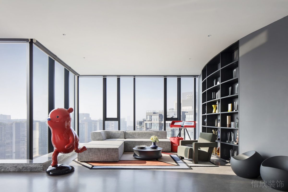 弧形黑色調(diào)墻面設(shè)計內(nèi)嵌鏤空式黑色調(diào)原木置物柜裝修l型紡織沙發(fā)設(shè)計辦公室休息區(qū)設(shè)計圖