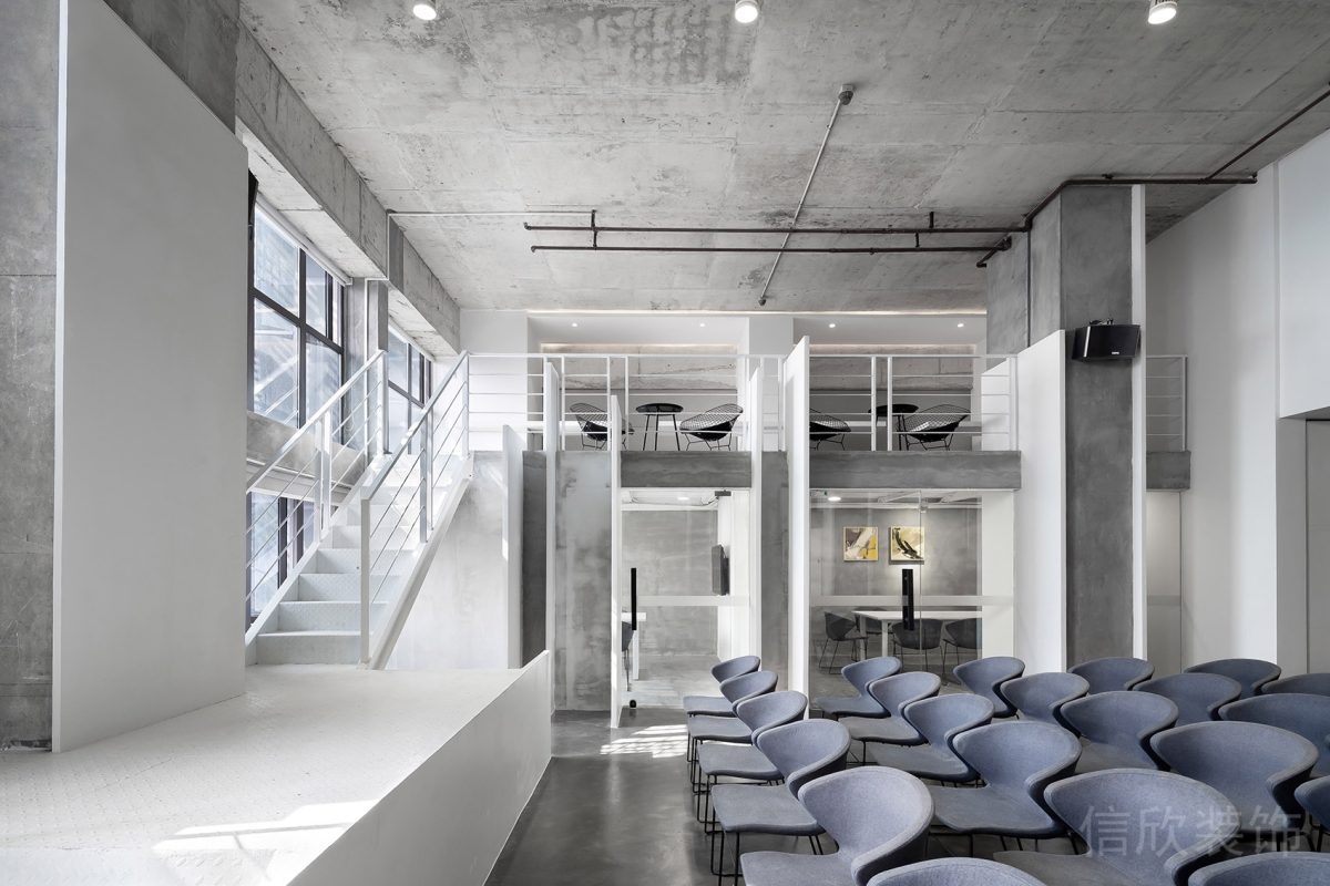 會議室裝修效果圖大廳演講臺裝修工業(yè)風白灰色效果