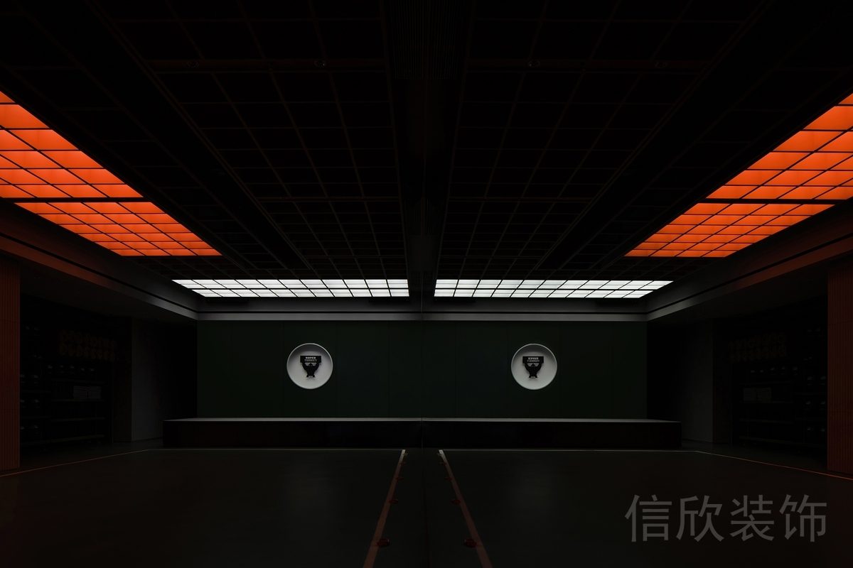 可調(diào)節(jié)燈飾色彩裝修效果暗色系多功能教室裝修設(shè)計圖