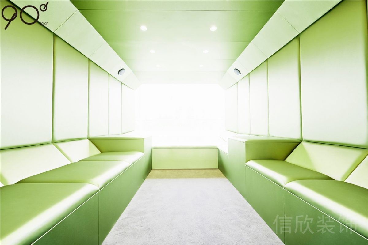 綠色放射性沙發(fā)洽談室辦公室裝修效果圖