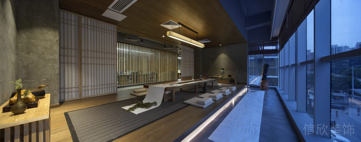 木質(zhì)長(zhǎng)桌裝修設(shè)計(jì)榻榻米效果會(huì)議室裝修