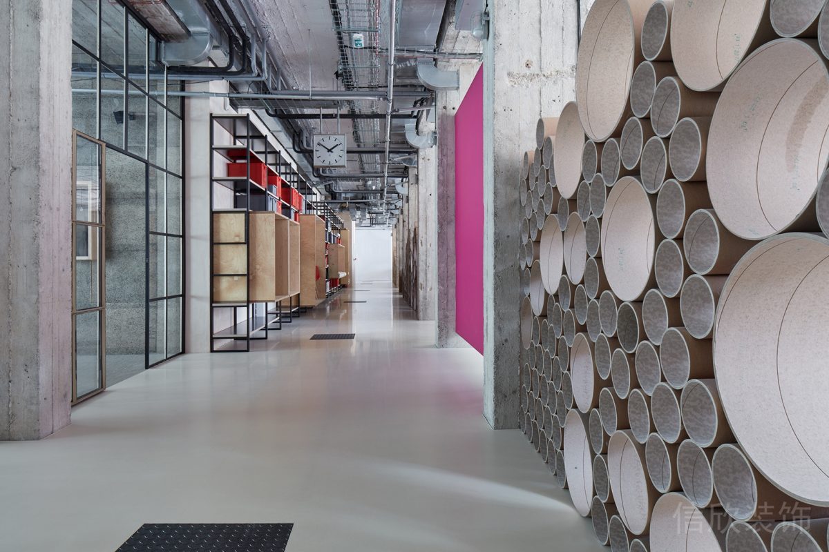 圓筒紙片疊加設(shè)計鋁合金置物架裝修辦公室過道設(shè)計圖