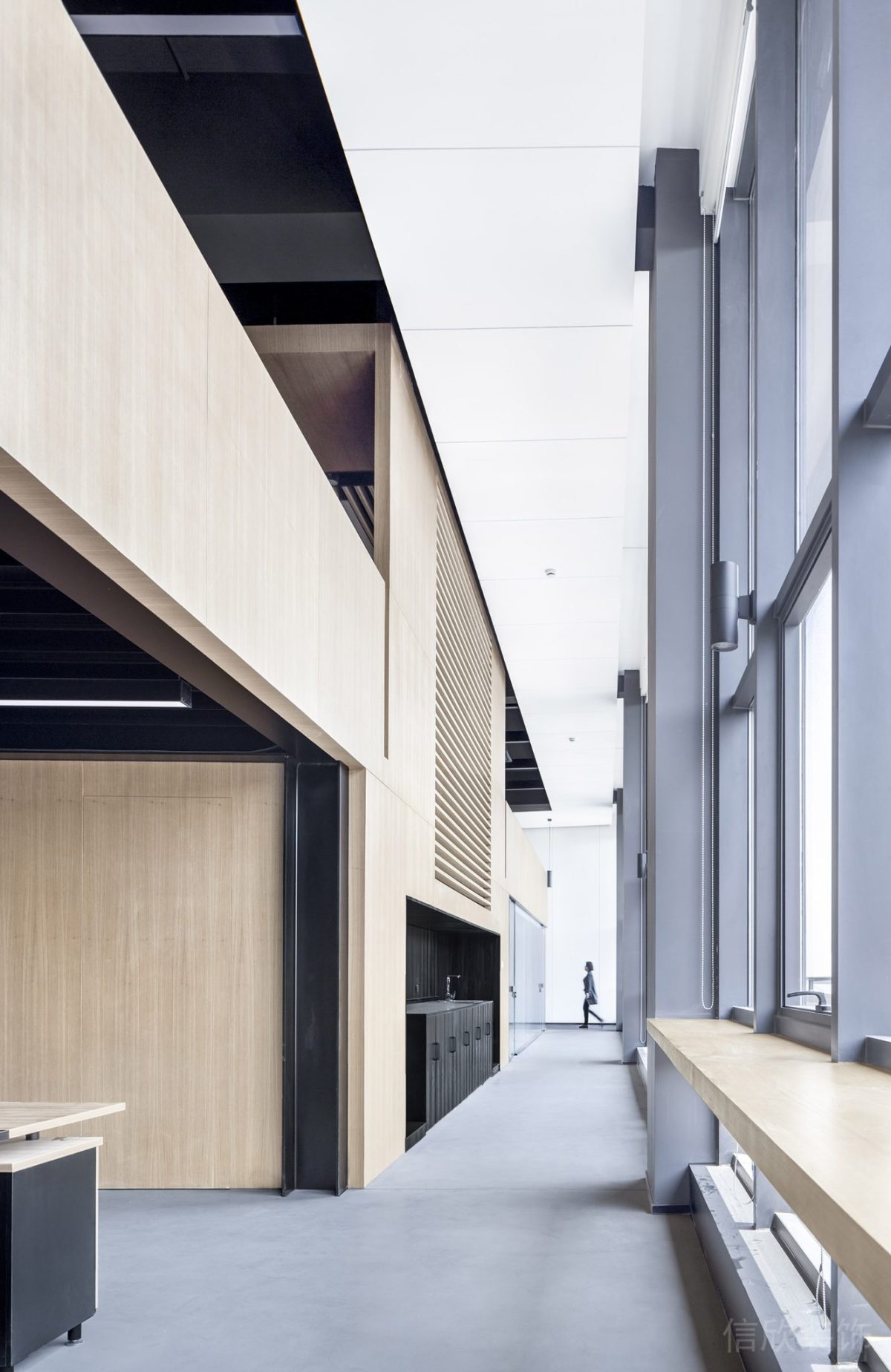 壁掛式原木風(fēng)桌板設(shè)計(jì)黑色不銹鋼洗手臺(tái)設(shè)計(jì)辦公室走廊設(shè)計(jì)圖