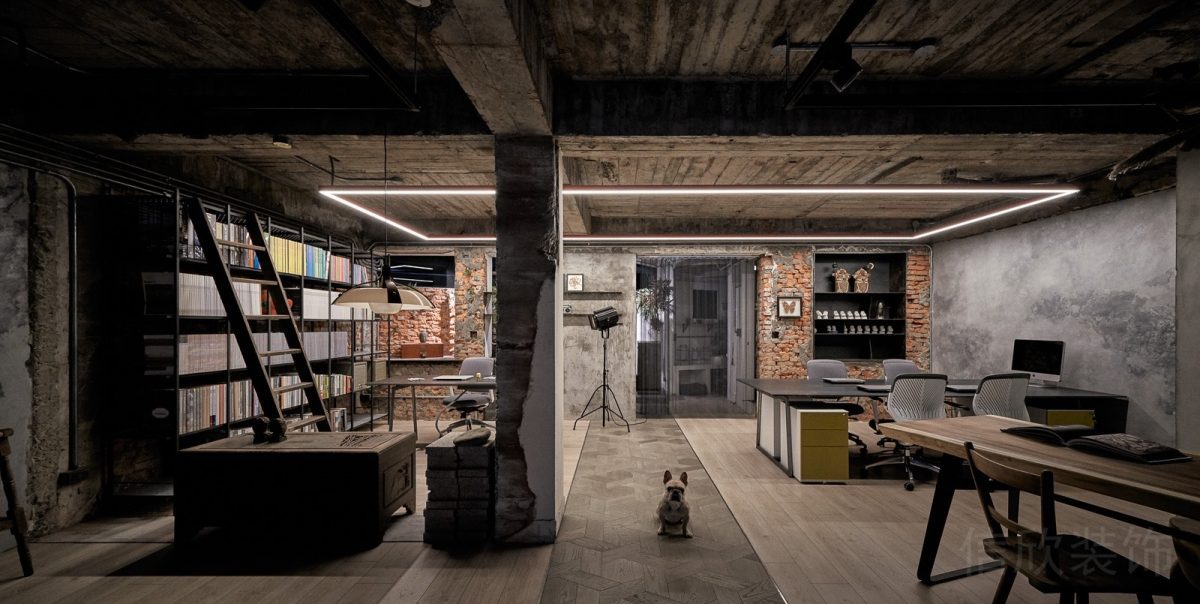 復(fù)古工業(yè)風(fēng)辦公室裝修設(shè)計木制天花紅墻設(shè)計裸露墻柱設(shè)計