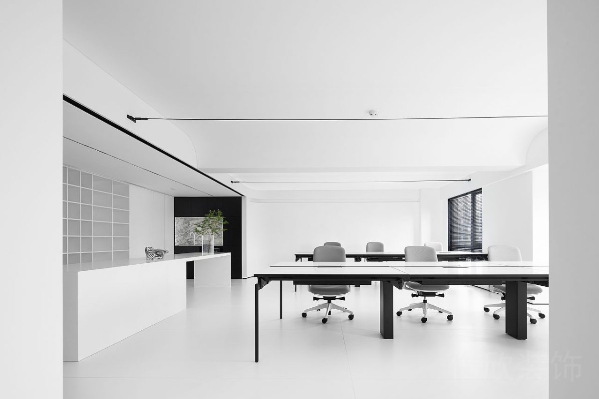 工位效果圖裝修效果黑白色調(diào)設(shè)計(jì)辦公室茶水間極簡(jiǎn)風(fēng)收納柜設(shè)計(jì)圖