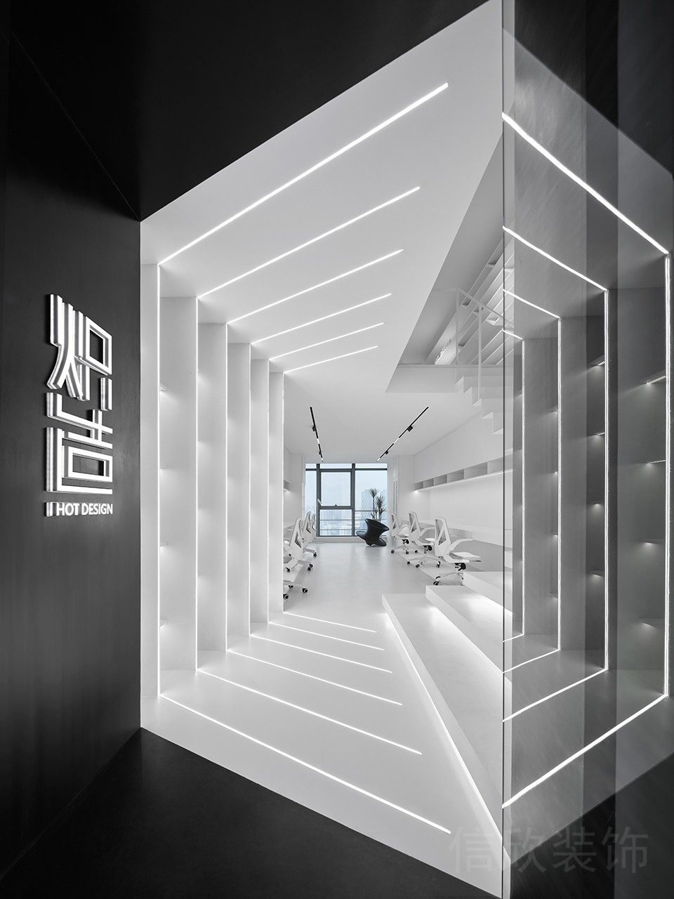 黑色金屬設(shè)計(jì)燈飾效果儲(chǔ)物柜裝修瓷磚地板黑白色調(diào)辦公室